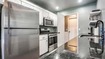 Maison Signature, 3 chambres, non-fumeurs, cuisine | Cuisine privée | Réfrigérateur, micro-ondes, four, plaque de cuisson