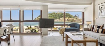 Playa de la Concha 9 by FeelFree Rentals