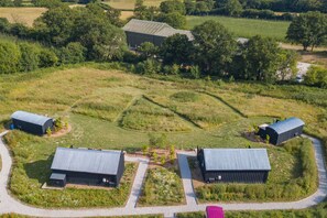 Property grounds - Cascade - a holiday let by Bloom Stays that sleeps 2 guests in 1 bedroom (Tenterden)