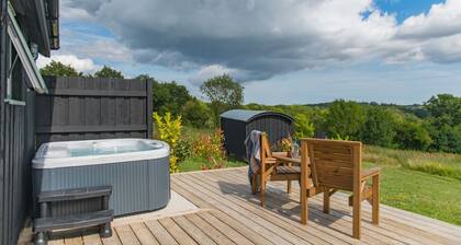 The Hop Farm - a complex by Bloom Stays that sleeps 10 guests in 4 bedrooms and 2 sofa beds