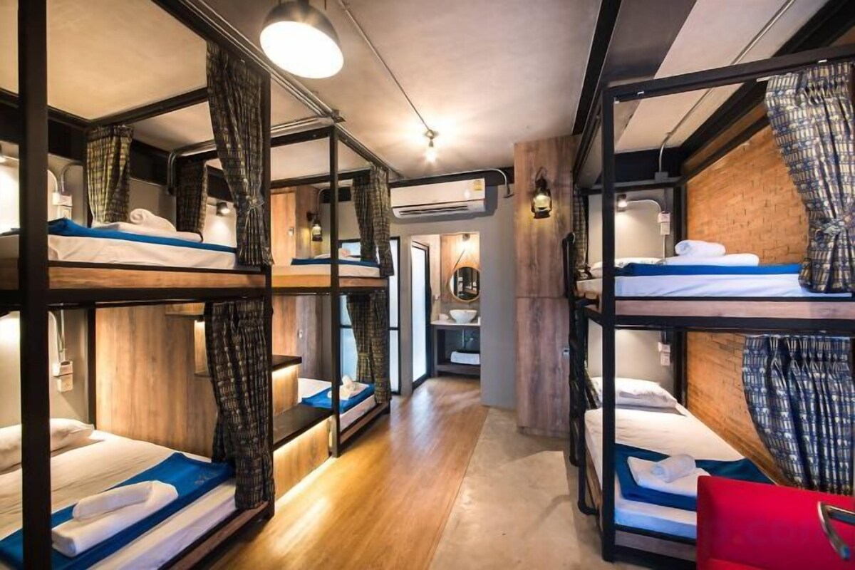 6-Bed Mixed Dormitory Room