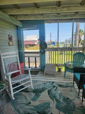 Property grounds - Pet-Friendly Beach House w/ Yard, Screened Porch & Walk to Beach! (Surfside Beach)