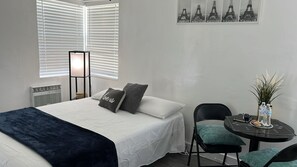 1 chambre, fer et planche Ă repasser, Wi-Fi, draps fournis