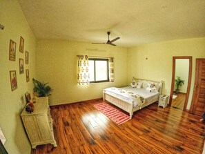 4 bedrooms, in-room safe, iron/ironing board, free WiFi