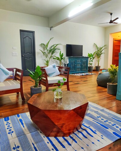 Charming 3-bedroom apartment with WiFi, AC in heart of  Udaipur