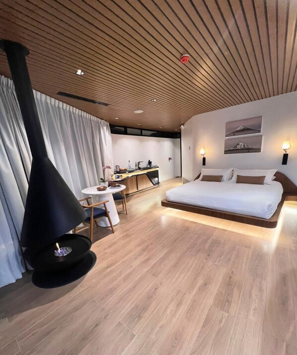 Suite | Hochwertige Bettwaren, Daunenbettdecken, Minibar, Zimmersafe