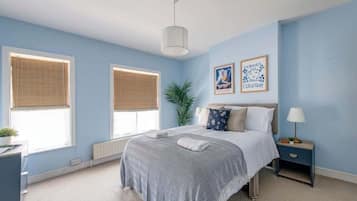 2 bedrooms, iron/ironing board, Internet, bed sheets