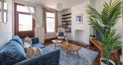 Charming & Cosy Home | Free Wi-Fi & Great Location