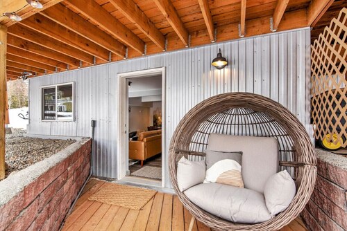 Foxhole Retreat~Hiking near Hatchers & Local Goods