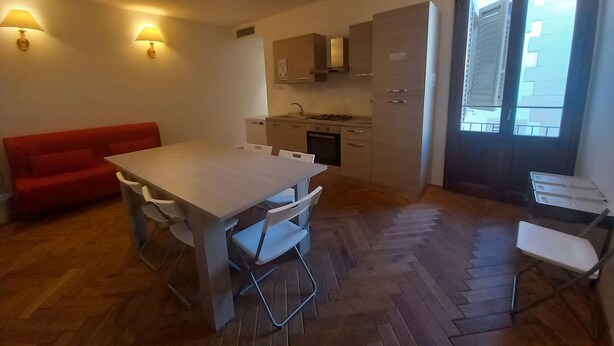4 camere