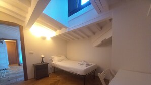 4 camere