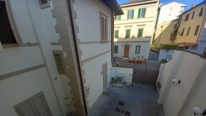 4 camere