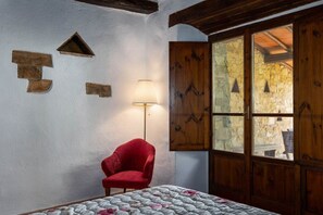 1 sovrum, strykjärn/strykbräda, resesäng och internet