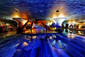 Indoor pool - Regao Hot Spring Hotel (Fushun)