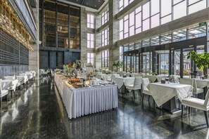Unclassified image, 5 of 133, button - Regao Hot Spring Hotel (Fushun)