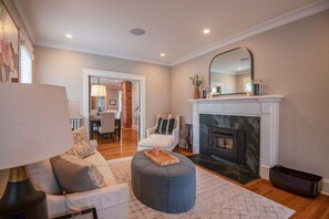 TV, peis og stereoanlegg