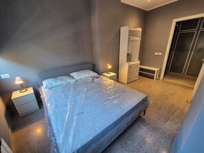 2 makuuhuonetta, silitysrauta/-lauta, Wi-Fi, vuodevaatteet