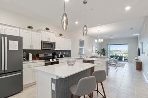 Fridge, microwave, oven, stovetop - Last Minute Disney Getaway! Luxury Condo with Private Balcony. Book Now! #66051 (Orlando)