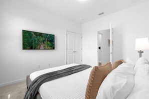 9 habitaciones, tabla de planchar con plancha, wifi y ropa de cama 