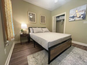 3 chambres, fer et planche à repasser, Wi-Fi, draps fournis