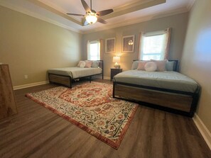 3 bedrooms, iron/ironing board, WiFi, bed sheets