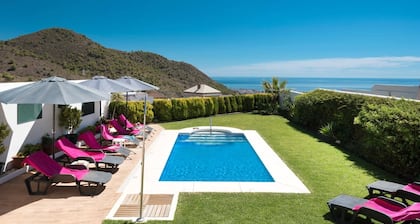 Villa Fuente by Villa Plus