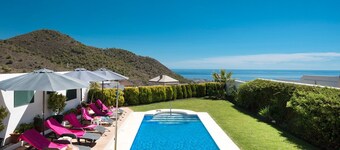 Villa Fuente by Villa Plus