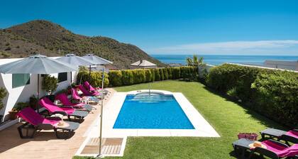 Villa Fuente by Villa Plus