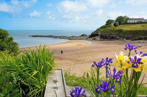 The Nook, Aberporth - Two Bedroom Cottage, Sleeps 4