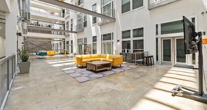 Walk to AAC & Victory Park | Free Parking