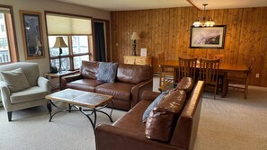 TV, fireplace, DVD player, books - Unit 1559 2 Bd | 2 Bed, 2 Bath (Big Sky)