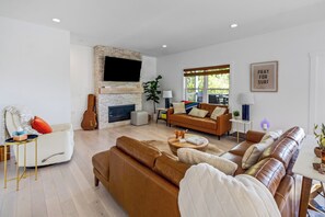 Smart TV, table tennis - Charming Lakeside Escape w/ Large Deck & Firepit! (Clarkson)