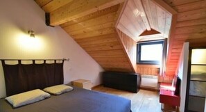 3 bedrooms, iron/ironing board, WiFi
