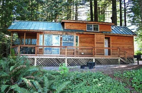 Exterior - Redwoods Cabin (Crescent City)