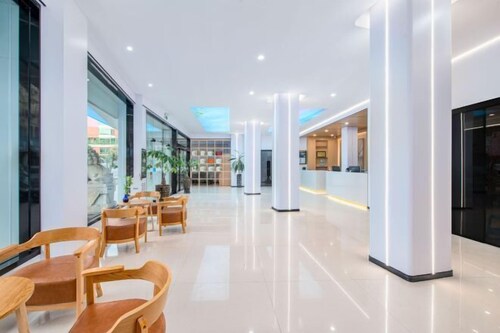 Longgang Hongmao Film Hotel