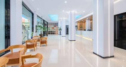 Longgang Hongmao Film Hotel