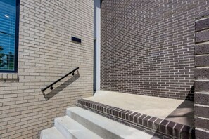Property grounds - Nashville Luxe - Rooftop Lounge w/ Views & Games (Nashville)