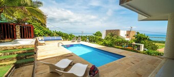 Casa Villa La Bohemia, in the mountains facing the sea