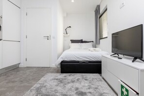 1 bedroom, iron/ironing board, WiFi - Aveinest - Studio I (Aveiro)