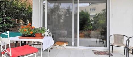 屋外ダイニングエリア