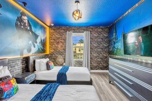 6 bedrooms, travel cot, WiFi, bed sheets