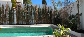 Sunshine Guesthouses in Azeitao and Algarve