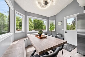 Dining - The Light House at Capstan: Illuminate Your Stay in South Anchorage (Anchorage)