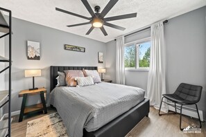 6 habitaciones, escritorio, tabla de planchar con plancha y wifi gratis 