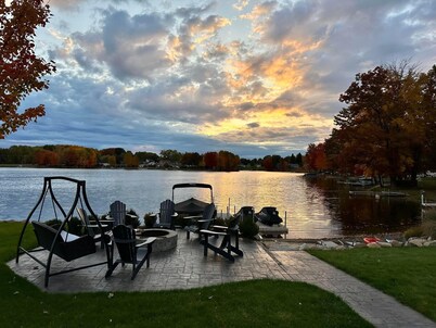 Newly renovated, adorable Lakehouse! Sleeps 12!