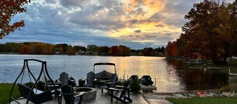 Newly renovated, adorable Lakehouse! Sleeps 12!