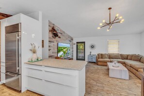 Unclassified image, 4 of 29, button - P61 - 2 Bed, 2 Bath with coastal chic vibe and private pool. (Marathon)
