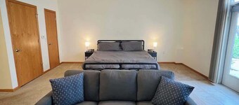 Studio 104 at Foxboro