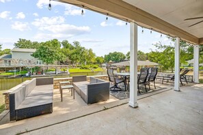 Outdoor dining - The Spot at Lake Granbury (Granbury)