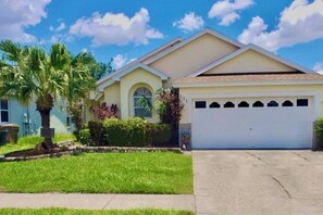 Exterior - Cheerful 4-Bedroom Home with Pool (kissimmee)